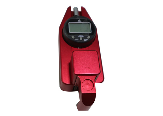 Mesure d'épaisseur rouge électronique de marquage routier 0,02 millimètres indiquant l'exactitude