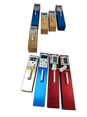 Rétro-réflectomètre de volume global 700 mm X 135 mm X 115 mm comprenant un angle de vision de 105 degrés et une plage de mesure RL de 0-4000 mcd/m²/lx pour les tests de réflectivité