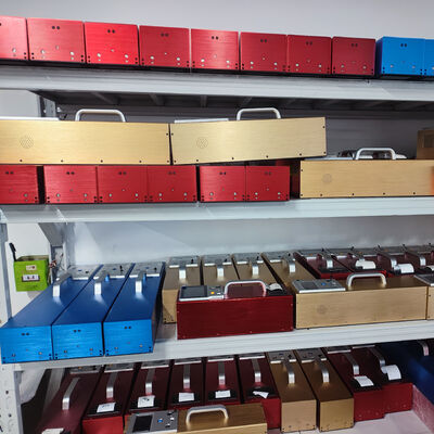 Rétro-réflectomètre de volume global 700 mm X 135 mm X 115 mm comprenant un angle de vision de 105 degrés et une plage de mesure RL de 0-4000 mcd/m²/lx pour les tests de réflectivité